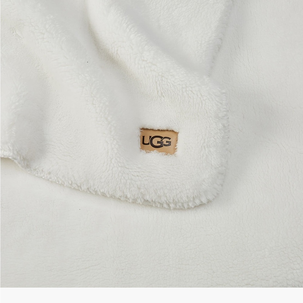UGG NEW Whitecap Plush Throw - Picture 2 of 7